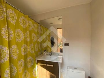 Estupenda Casa en venta de 4 dorm. en Piedra Roja, Colina