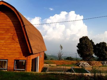 rumah nyaman 2lt di pakuhaji highland dengan view indah kota bandung