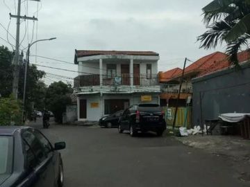 Rumah Usaha Gubeng Kertajaya, Strategis Jalan Lebar