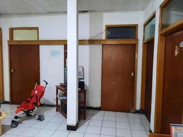 Di jual Rumah tengah kota Jln Jendral Sudirman (dekat Pasar Andir, bisa tembus ke Jendral Sudirman,Pagarsih & Cibadak
