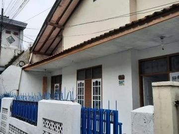 Di jual Rumah tengah kota Jln Jendral Sudirman (dekat Pasar Andir, bisa tembus ke Jendral Sudirman,Pagarsih & Cibadak