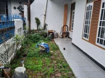 Di jual Rumah tengah kota Jln Jendral Sudirman (dekat Pasar Andir, bisa tembus ke Jendral Sudirman,Pagarsih & Cibadak