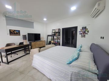 VENTA DE  CASA VIA SAMBORONDÓN FRENTE  AL LAGO