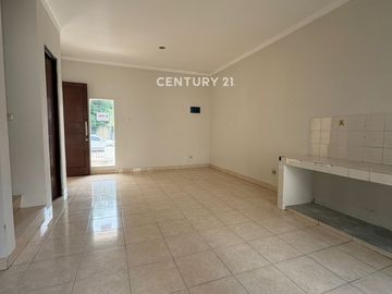 Rumah 2 Lantai Dalam Cluster Di Graha Raya Az 18138