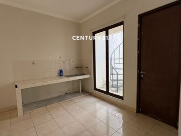 Rumah 2 Lantai Dalam Cluster Di Graha Raya Az 18138