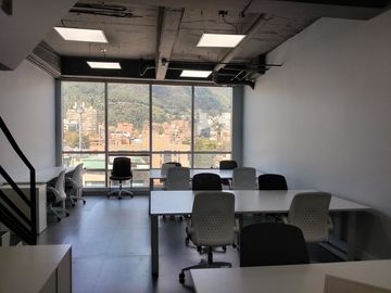 oficina en arriendo en chico norte. Cod A1107055