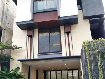 DIJUAL RUMAH SIAP HUNI 3 LANTAI MURAH DI PALAGAN 5,89 M