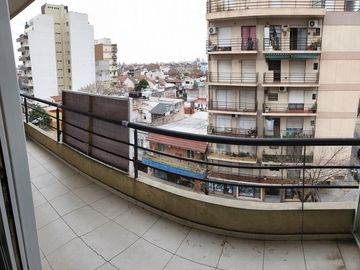 Departamento 2 Ambientes al Frente con balcon