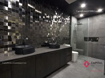 Casa de Lujo en Venta El Palomar zona sur Alberca Lujo
