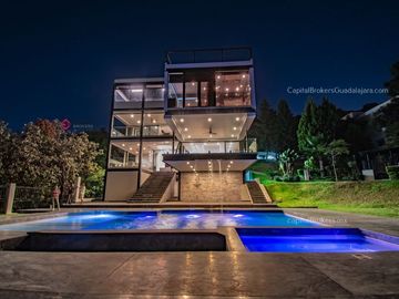 Casa de Lujo en Venta El Palomar zona sur Alberca Lujo