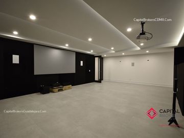 Casa de Lujo en Venta El Palomar zona sur Alberca Lujo