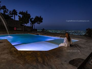 Casa de Lujo en Venta El Palomar zona sur Alberca Lujo