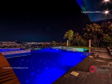 Casa de Lujo en Venta El Palomar zona sur Alberca Lujo