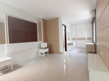 Rumah di Kebonsari Elveka Cocok Untuk Kantor Dekat Gayungsari
