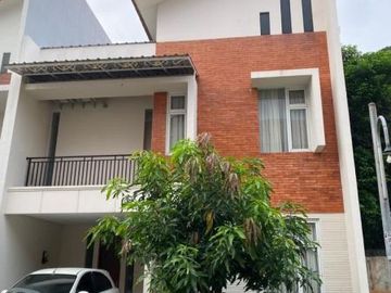 RUMAH CANTIK DI DEPOK JAWA BARAT DEKAT GERBANG TOL