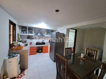 Rumah Ternyaman Dalam Cluster, Furnished, 3 Lt Turun Harga 2,75 M Di Ciputat