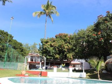 HERMOSA RESIDENCIA PARA GOZAR AL MÁXIMO EL LAGO DE TEQUESQUITENGO