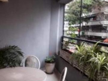 SE VENDE SEMIPISO DE 2 AMB AL FRENTE EN AV. ELCANO Y CRAMER