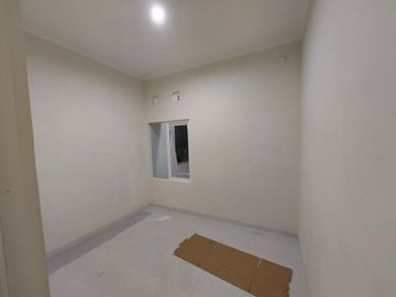 Bonus Kanopi dan Pagar Rumah Cantik 300 Jt-an Dekat Jl Manisrenggo