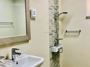 Condominium for SALE with 1 Bedroom very Near to Clark Airport, Malls and Universities