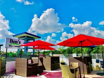 Condominium for SALE with 1 Bedroom very Near to Clark Airport, Malls and Universities