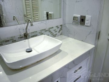 GREAT MAIN STREET BUSINESS / RESIDENCE FOR SALE IN THE HEART OF DOWNTOWN KANCHANABURI!!!
