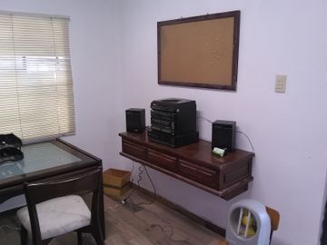 LOCAL EN VENTA MUY CENTRICO