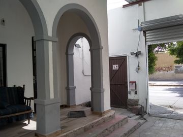 LOCAL EN VENTA MUY CENTRICO