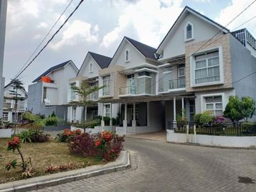 Hunian mewah ala villa sejuk LIMITED STOCK Di Cipageran Kolmas
