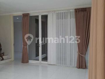 Dijual Rumah Siap Huni di Discovery, Bintaro