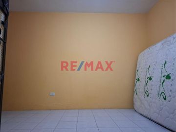 🏡 ¡Descubre tu nuevo hogar en La Victoria, Chiclayo!

🔑 Esta encantadora casa urbana de 2 pisos espera por ti para llenarla de vida y nuevos recuerd