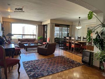 Se Vende Amplio Departamento en Viña del Mar
