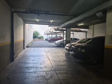 Venta Departamento 3 Ambientes  con cochera y Baulera - Villa Urquiza - Categoria