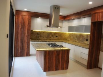CASA GR EN PRIVADA SAN ANGEL IV