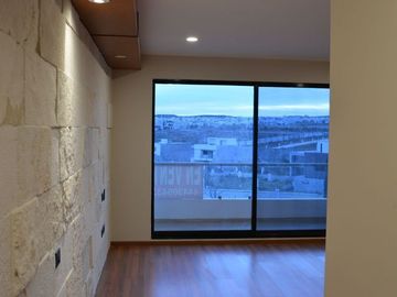 CASA GR EN PRIVADA SAN ANGEL IV