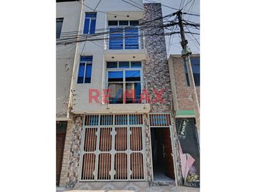 🏡 ¡Vive en la casa de tus sueños! 🏡

En venta: Hermosa casa de 3 pisos mas terraza techada y área de parrilla en la Avenida Jorge Chávez y Pedro Gar