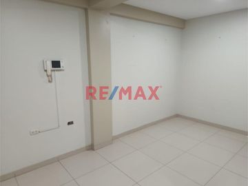 🏡 ¡Vive en la casa de tus sueños! 🏡

En venta: Hermosa casa de 3 pisos mas terraza techada y área de parrilla en la Avenida Jorge Chávez y Pedro Gar