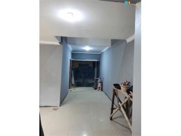Di jual cepat rumah baru 2 lantai dan murah di Slipi