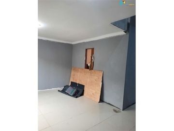 Di jual cepat rumah baru 2 lantai dan murah di Slipi