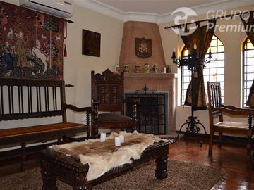 Venta de Propiedad Castillo en Sector Recreo, Viña del Mar