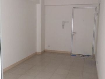 Unfurnished, apartemen greenbay pluiit, Tower fav!!