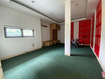 Dijual/Disewakan Rumah Taman Telaga Golf BSD City 3 Kamar Tidur Semi Furnished Luas Murah