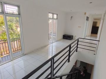 Rumah mewah siap huni AURI jatiwaringin