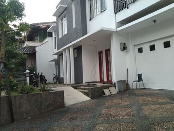 Rumah mewah siap huni AURI jatiwaringin