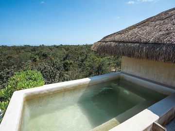 Penthouse con alberca privada,  amenidades y casa club, cocina con meseta