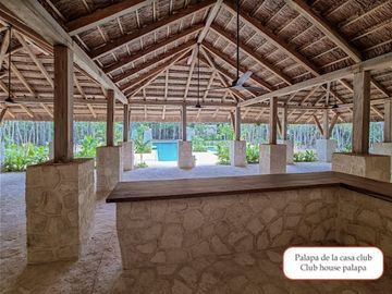Penthouse con alberca privada,  amenidades y casa club, cocina con meseta