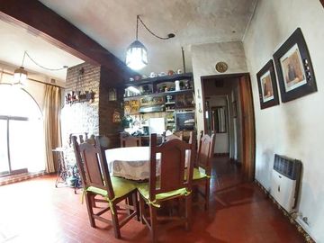 Casa - Barrio Parque Leloir