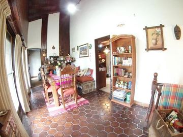 Casa - Barrio Parque Leloir