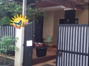 Rumah Cantik di Cluster Aralia Harapan Indah Bekasi