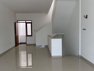 Ruko Strategis @Antapani Dekat ke Kawasan Arcamanik, Cisaranten dan Soekarno Hatta